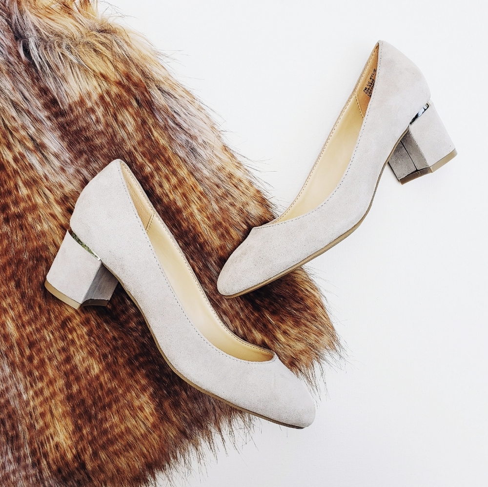 Liz Claiborne Gray Suede Pumps